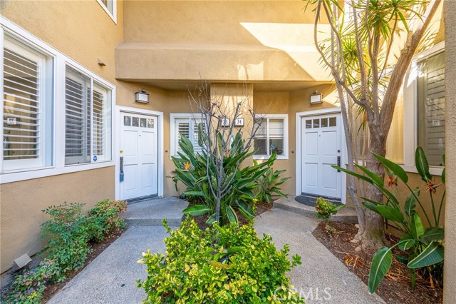 Detail Gallery Image 3 of 55 For 72 Vassar Aisle, Irvine,  CA 92612 - 3 Beds | 3 Baths