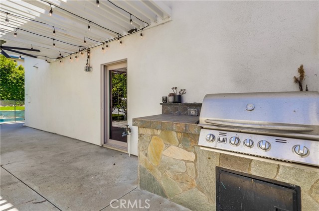 5528 Voletta Place, Valley Village CA: https://media.crmls.org/medias/597c478f-ca1c-4217-ad58-995d291c43fd.jpg