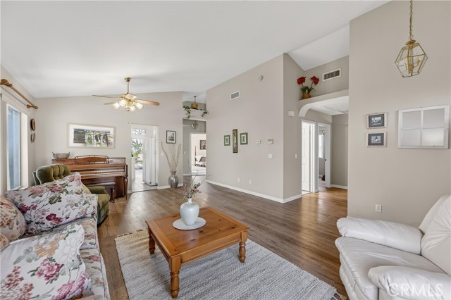 Detail Gallery Image 9 of 37 For 24003 Whistling Swan, Murrieta,  CA 92562 - 3 Beds | 2 Baths