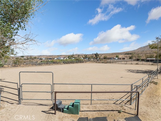 19976 Cornelian, Apple Valley CA: https://media.crmls.org/medias/597e65b4-3975-452b-95c3-37c5b53787ac.jpg