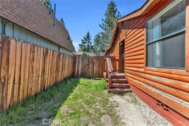 Detail Gallery Image 4 of 28 For 1124 W Country Club Bld, Big Bear City,  CA 92314 - 3 Beds | 2 Baths