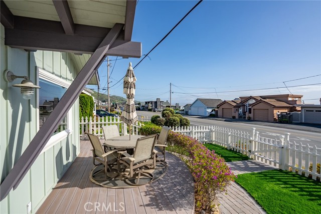 Detail Gallery Image 4 of 63 For 2065 Pacific Ave, Cayucos,  CA 93430 - 3 Beds | 3 Baths