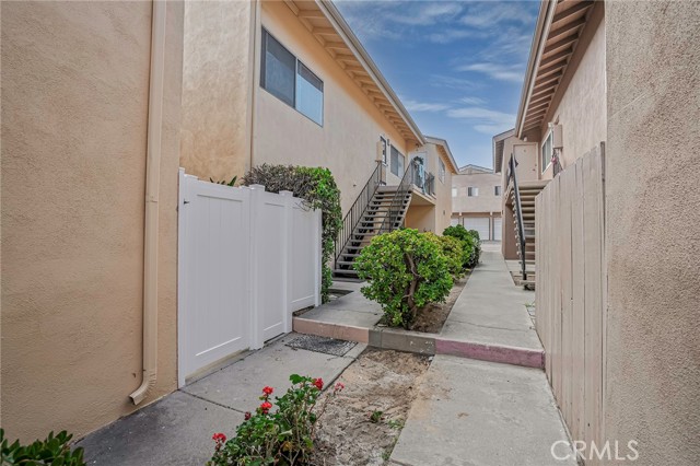 Detail Gallery Image 6 of 15 For 1235 Amethyst St, Redondo Beach,  CA 90277 - 8 Beds | 7/1 Baths