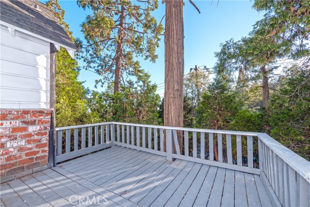 Detail Gallery Image 10 of 46 For 968 Ca-189, Twin Peaks,  CA 92391 - 3 Beds | 1/1 Baths