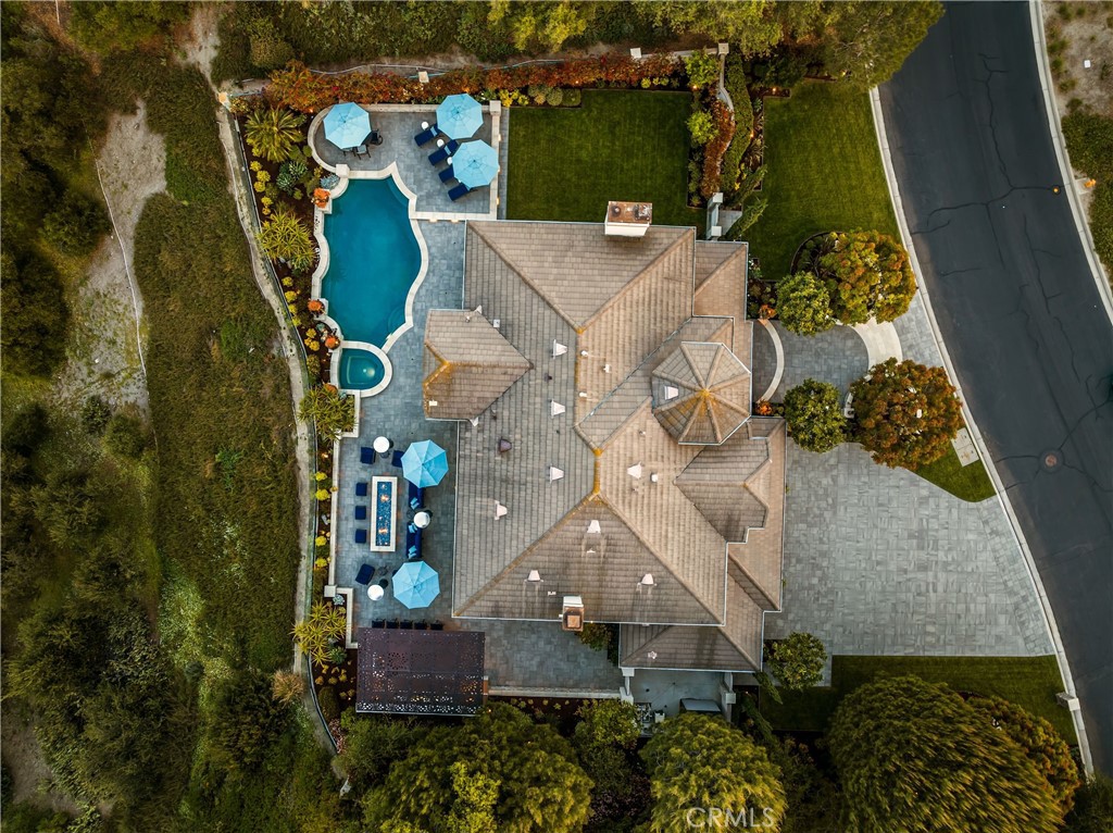 https://media.crmls.org/medias/59831b3c-3311-4a01-a778-36424f417bdc.jpg?preset=X-Large