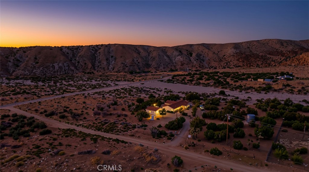 https://media.crmls.org/medias/59836ddf-72af-4315-8136-a1d9b5bf5578.jpg?preset=X-Large