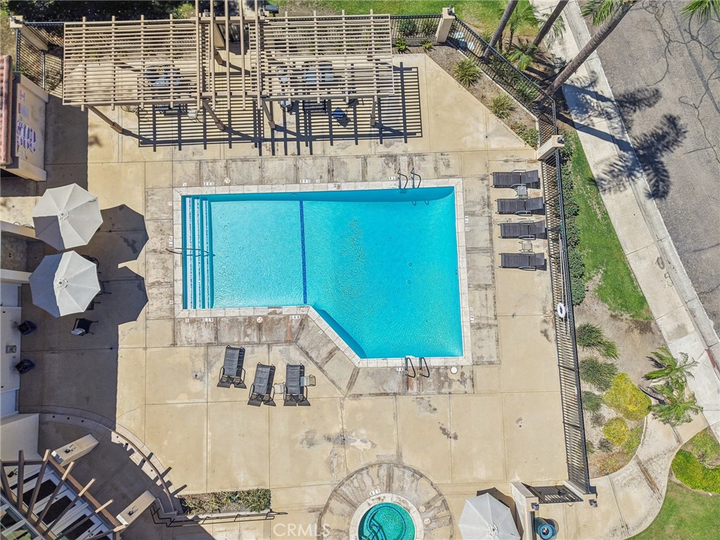 https://media.crmls.org/medias/5983bdf9-398f-4eac-b0f6-c5a9db8fa6dd.jpg?preset=X-Large