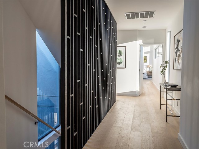 Detail Gallery Image 14 of 24 For 1033 Palms Bld, Venice,  CA 90291 - 5 Beds | 5/1 Baths