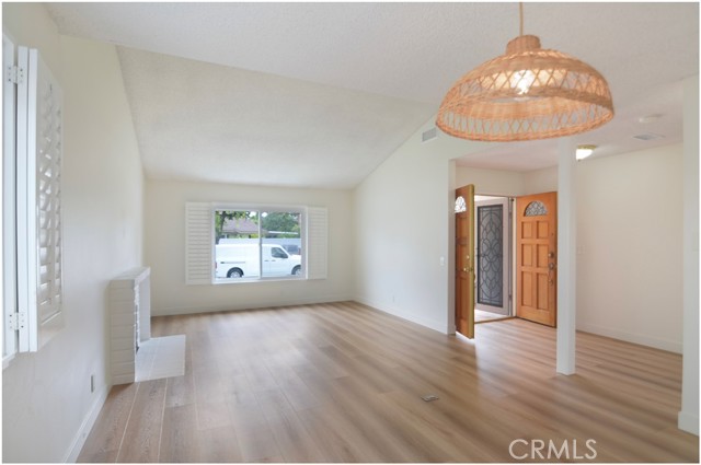 Detail Gallery Image 6 of 31 For 1110 Redding Ave, Costa Mesa,  CA 92626 - 4 Beds | 2 Baths