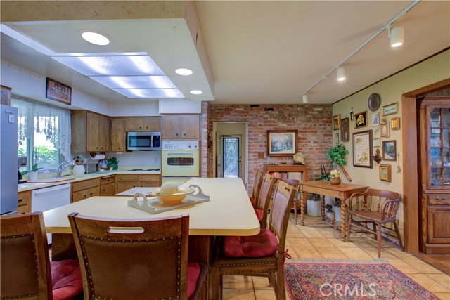 2341 Village Circle Drive, Atwater CA: https://media.crmls.org/medias/59851197-d4bf-4cdf-abce-7b8fe2c56feb.jpg