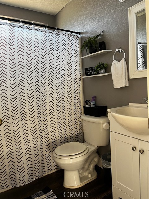 Detail Gallery Image 10 of 16 For 16315 Winona, Victorville,  CA 92395 - 4 Beds | 3 Baths