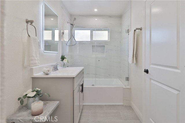 22131 1/2 Victory, Canoga Park CA: https://media.crmls.org/medias/59856f86-fb25-4d29-ac03-21c6966991ba.jpg