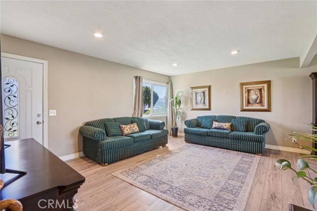 Detail Gallery Image 4 of 37 For 3212 Adelina, Norco,  CA 92860 - 3 Beds | 2 Baths