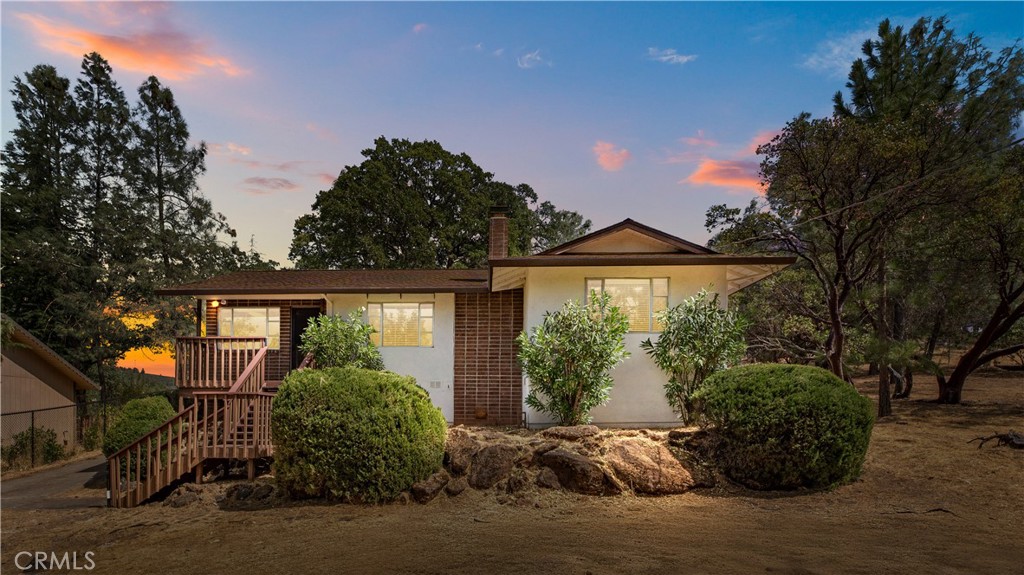 17372 Meadow View Drive