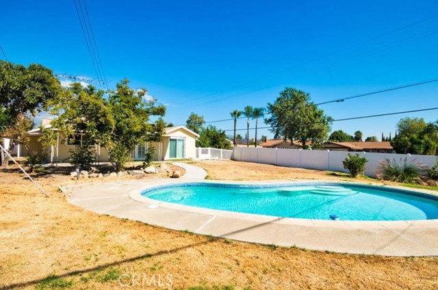 Detail Gallery Image 17 of 18 For 1734 E Hawthorne St, Ontario,  CA 91764 - 4 Beds | 2 Baths