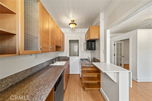 315 W 3rd Street, Long Beach CA: https://media.crmls.org/medias/59869c3d-6e64-4053-b932-73e01d2be047.jpg