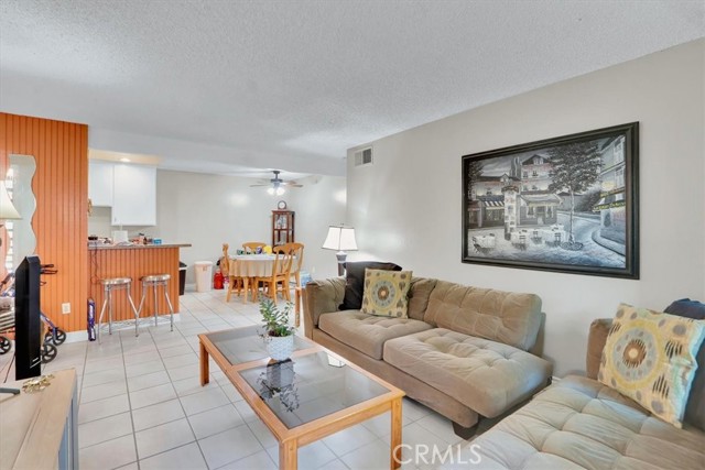 Detail Gallery Image 5 of 39 For 1101 W Macarthur Bld #235,  Santa Ana,  CA 92707 - 2 Beds | 1 Baths