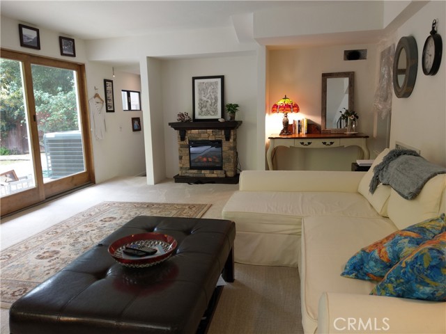 Detail Gallery Image 16 of 25 For 945 Park Ave, Laguna Beach,  CA 92651 - 2 Beds | 2 Baths