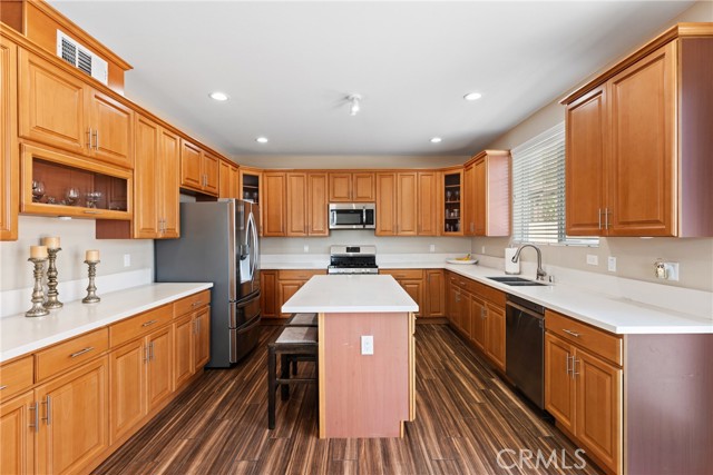 691 Lourdes Lane, Rialto CA: https://media.crmls.org/medias/5987d8cc-efdc-406e-add3-7bec9e734f72.jpg