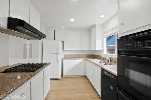 Detail Gallery Image 6 of 15 For 15741 Willett, Huntington Beach,  CA 92647 - 4 Beds | 2 Baths