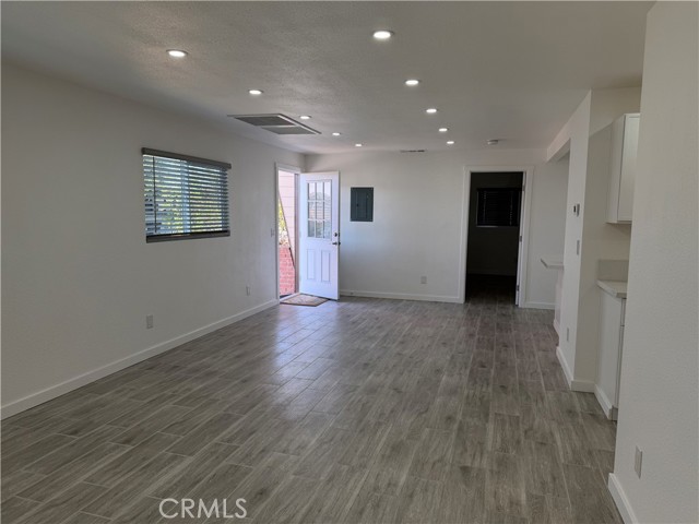 Detail Gallery Image 3 of 40 For 3590 Buchanan St a,  Riverside,  CA 92503 - 2 Beds | 2 Baths