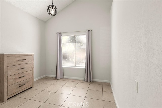 Detail Gallery Image 6 of 36 For 5049 N Varsity Ave, San Bernardino,  CA 92407 - 5 Beds | 2/1 Baths