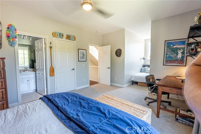 26941 Redwood Bluff Lane, Valencia CA: https://media.crmls.org/medias/5989a5de-3786-46aa-b65c-2812b6abe51b.jpg