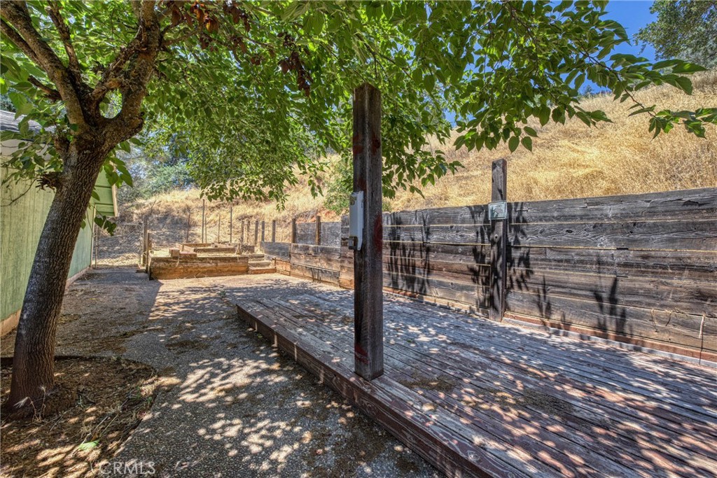 https://media.crmls.org/medias/5989f08e-c015-4bc2-8fb5-783d83130319.jpg?preset=X-Large