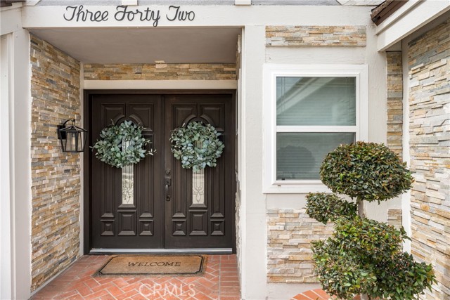 Detail Gallery Image 4 of 75 For 342 S Silverbrook Dr., Anaheim Hills,  CA 92807 - 5 Beds | 4 Baths
