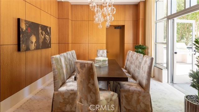 10776 Wilshire Boulevard, Los Angeles CA: https://media.crmls.org/medias/598ac9df-9e81-440e-b0ae-c43be8b82e71.jpg
