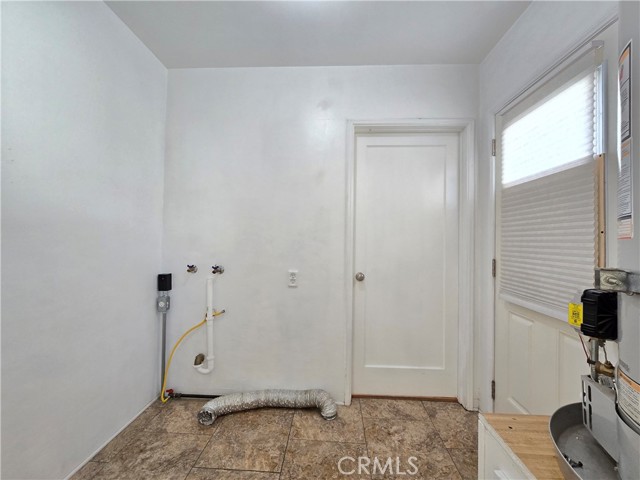 Detail Gallery Image 9 of 17 For 3869 Bandini Ave, Riverside,  CA 92506 - 2 Beds | 1 Baths