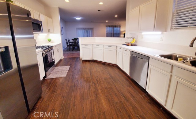 Detail Gallery Image 9 of 29 For 7353 W Ellena #83,  Rancho Cucamonga,  CA 91730 - 3 Beds | 2/1 Baths