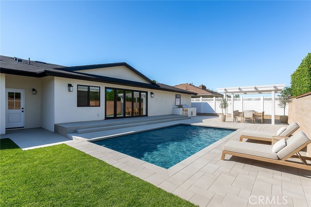 12592 Singing Wood Drive, North Tustin CA: https://media.crmls.org/medias/598f1cd1-03f0-4515-bb8e-b69d7e26bf55.jpg