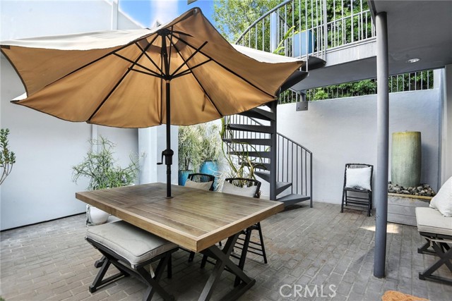 Detail Gallery Image 33 of 46 For 2203 3rd St #1,  Santa Monica,  CA 90405 - 2 Beds | 2/1 Baths