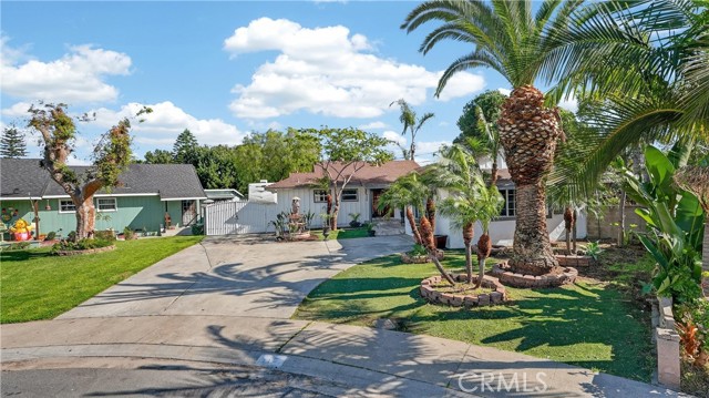 Detail Gallery Image 3 of 39 For 400 N Peach Knl, Anaheim,  CA 92805 - 4 Beds | 2 Baths