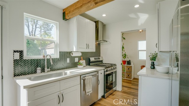 231 W Cedar Avenue, Burbank CA: https://media.crmls.org/medias/59901413-25bb-400e-a349-ebe28fdd92ea.jpg