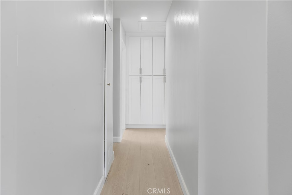 https://media.crmls.org/medias/5990e433-4256-4abd-80c8-f2e8744a406f.jpg?preset=X-Large