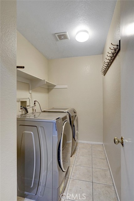 Detail Gallery Image 20 of 39 For 851 Pheasant St, Corona,  CA 92881 - 4 Beds | 2/1 Baths