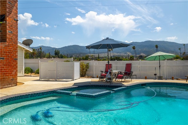2010 Oakland Hills Drive, Corona CA: https://media.crmls.org/medias/59918154-b166-40ae-bc5b-b449cd1c2480.jpg