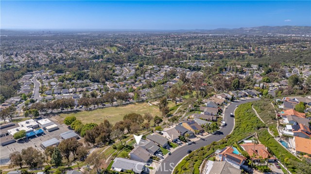 22911 Via Santiago, Mission Viejo CA: https://media.crmls.org/medias/5992a44e-6094-450e-aab0-5f0016a078c2.jpg