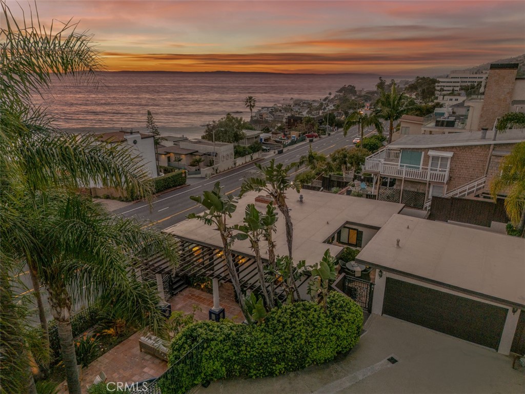 https://media.crmls.org/medias/5992efac-2417-4453-b7e9-18b57acadb46.jpg?preset=X-Large