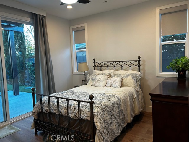 Front Image Thumbnail for CROC25278910