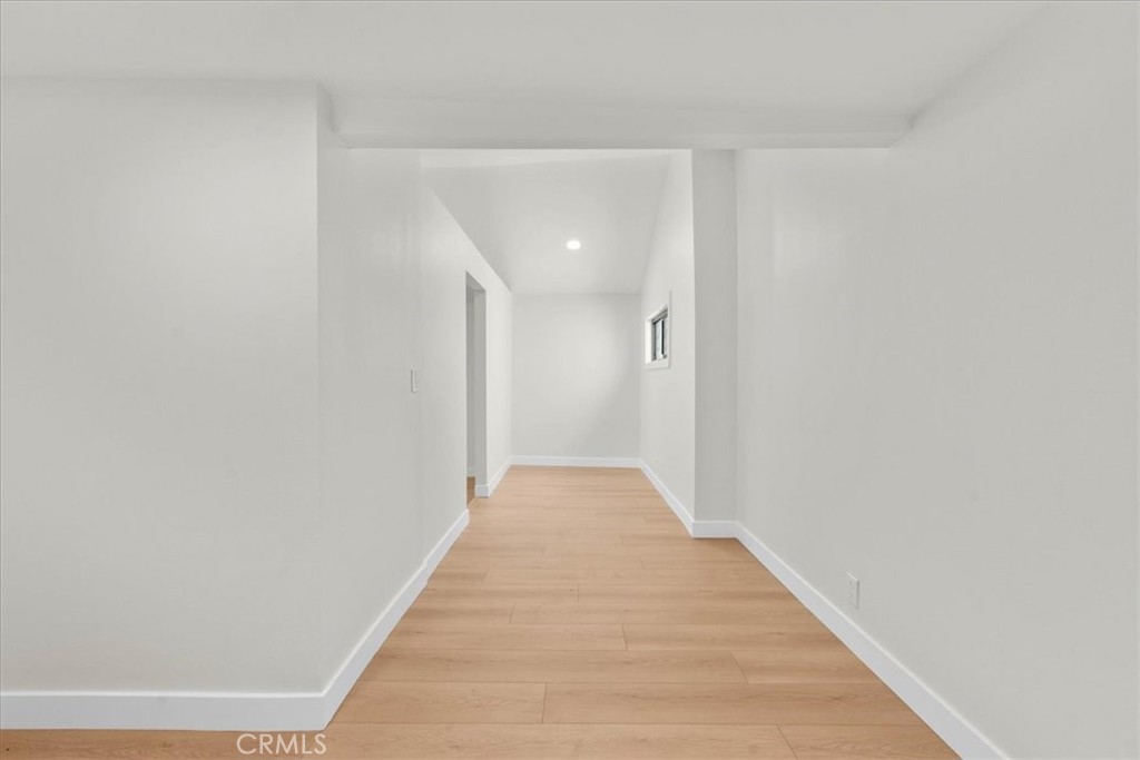 https://media.crmls.org/medias/599337ae-81b4-4c98-b6f8-76e0b1275c53.jpg?preset=X-Large