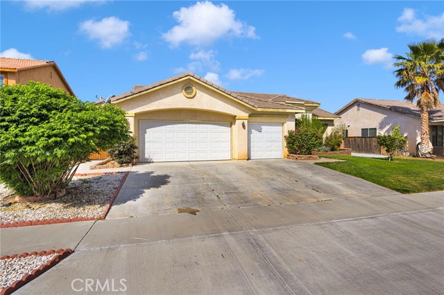 Detail Gallery Image 4 of 43 For 9178 Goldenseal Ct, Hesperia,  CA 92344 - 4 Beds | 2 Baths