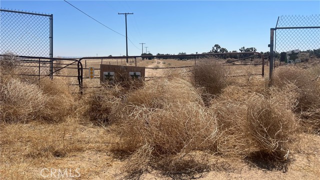 Detail Gallery Image 3 of 4 For 50000 190th St, Lancaster,  CA 93536 - 3 Beds | 1 Baths