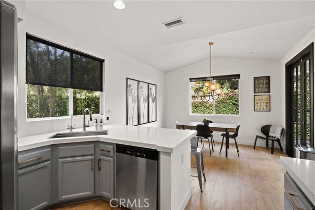 Detail Gallery Image 15 of 52 For 134 Monte Vista Ave a,  Costa Mesa,  CA 92627 - 3 Beds | 2/1 Baths