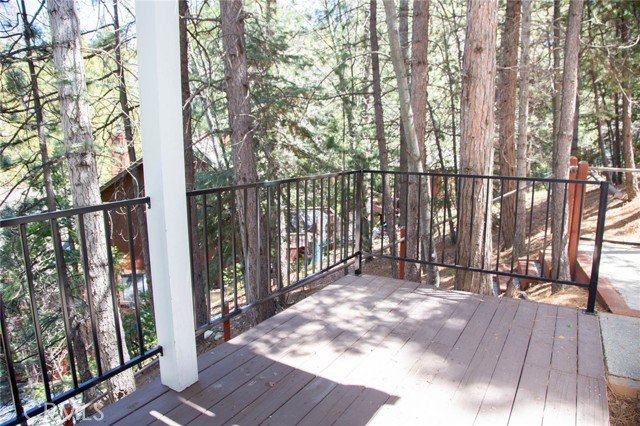 Detail Gallery Image 9 of 64 For 191 Grass Valley Rd, Lake Arrowhead,  CA 92352 - 4 Beds | 3 Baths