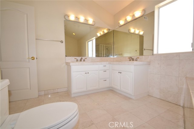 Detail Gallery Image 15 of 23 For 2203 Harriman Ln #B,  Redondo Beach,  CA 90278 - 4 Beds | 2/1 Baths
