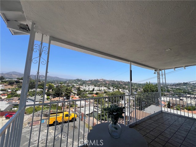 Detail Gallery Image 7 of 38 For 1745 College View Pl, Los Angeles,  CA 90041 - 4 Beds | 3 Baths