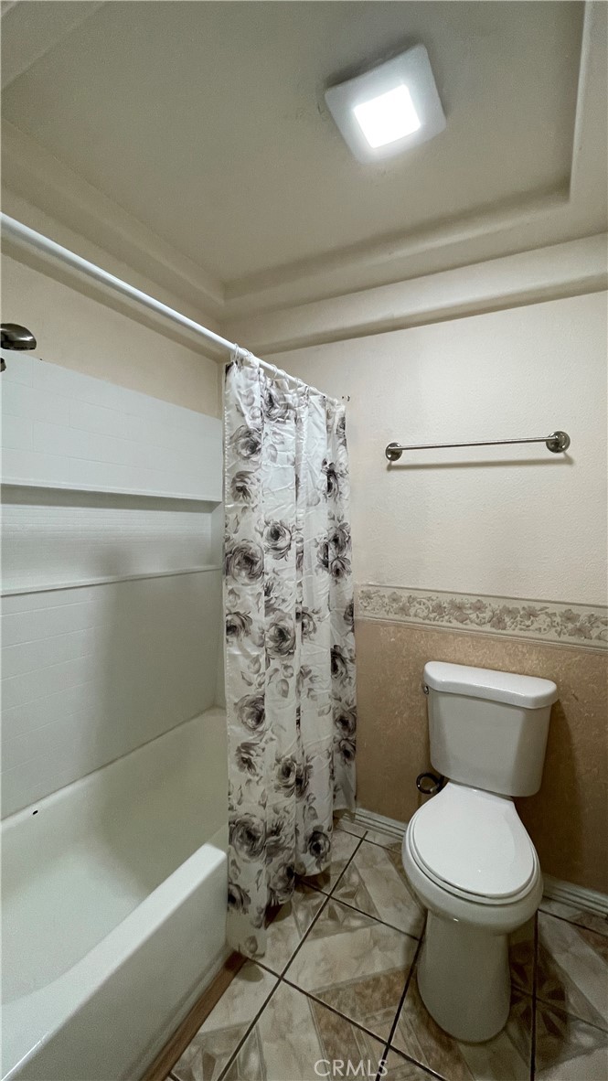 https://media.crmls.org/medias/5994c698-fe0e-4636-8b08-b34727c58319.jpg?preset=X-Large